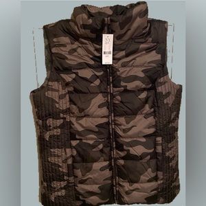 New York & Co. small camp puffer vest